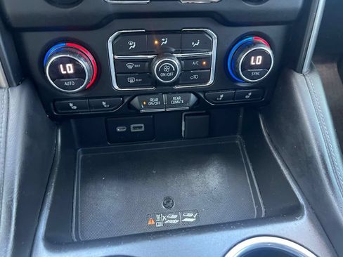 Used 2021 Chevrolet Tahoe LT w/ LT Signature Package AWD/4WD image 37