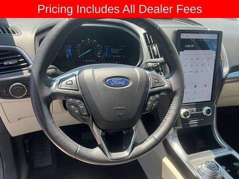 Used 2023 Ford Edge Titanium AWD/4WD image 12