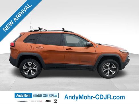 Used 2015 Jeep Cherokee Trailhawk w/ Cold Weather Group AWD/4WD image 5