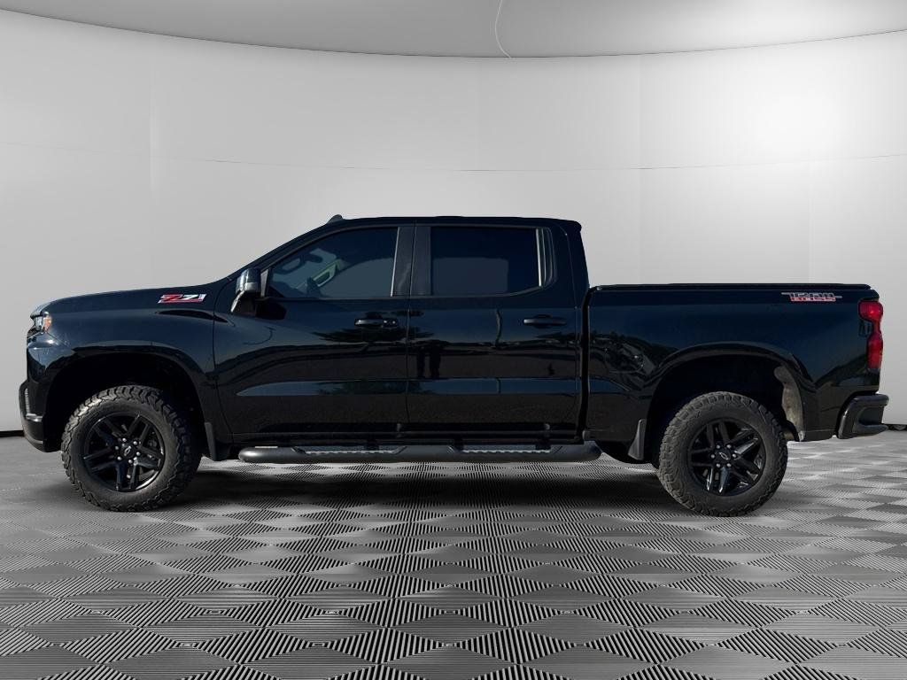 Used 2020 Chevrolet Silverado 1500 LT Trail Boss w/ Midnight Edition AWD/4WD image 2