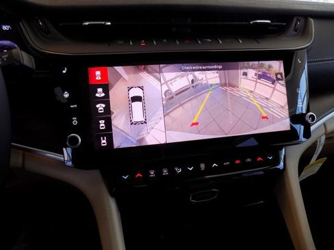 New 2026 Jeep Grand Cherokee Limited w/ Luxury Tech Group II RWD image 17
