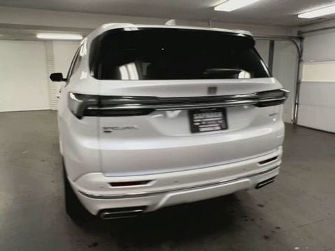 Used 2025 Buick Enclave Avenir w/ Super Cruise Package image 7