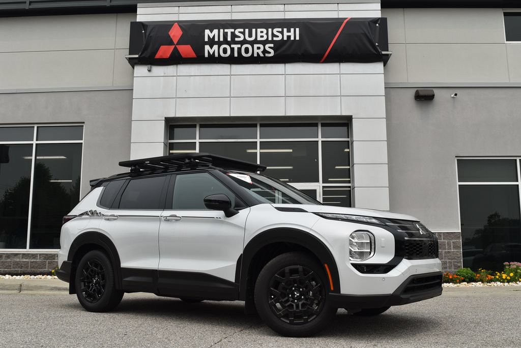 New 2026 Mitsubishi Outlander AWD image 1