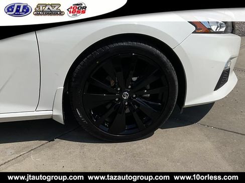 Used 2019 Nissan Altima 2.5 SR w/ SR Premium Package FWD image 9