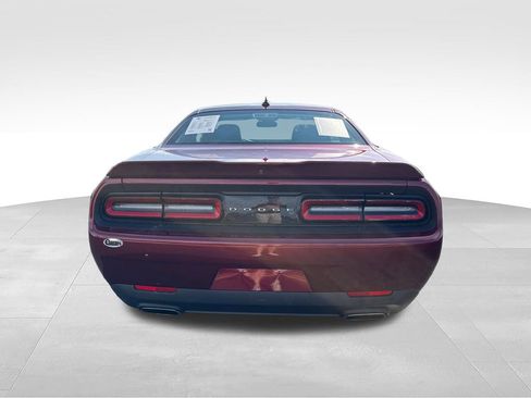 Used 2018 Dodge Challenger SXT w/ Super Sport Group (SS/T) RWD image 8