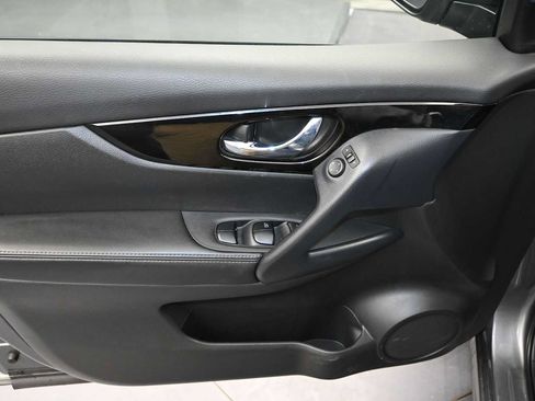Used 2022 Nissan Rogue Sport SL AWD/4WD image 11