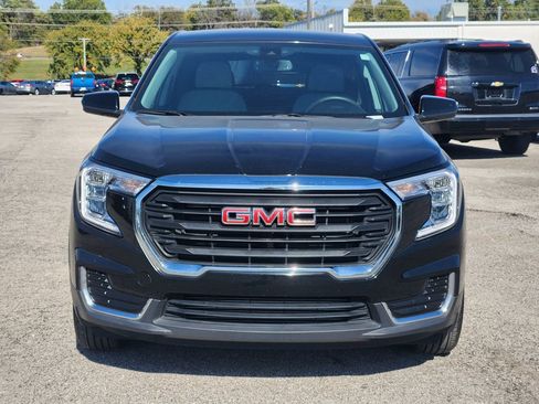 Used 2024 GMC Terrain SLE image 2