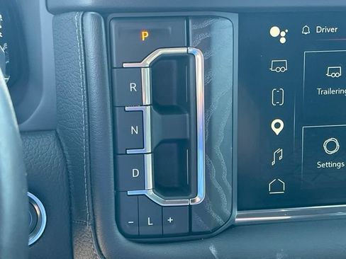 Used 2024 GMC Yukon Denali w/ Advanced Technology Package AWD/4WD image 29