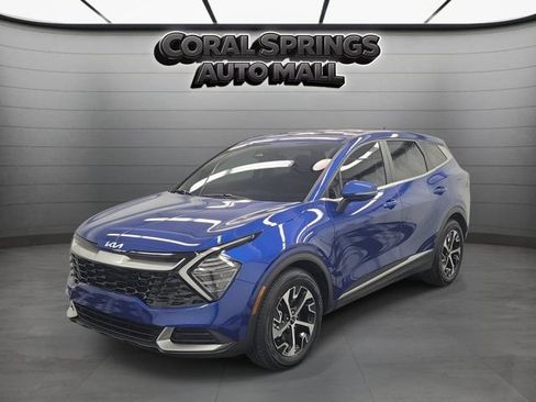 Used 2025 Kia Sportage EX FWD image 3