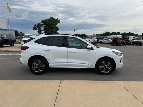 Used 2023 Ford Escape ST-Line Select w/ Class II Trailer Tow Package AWD/4WD image 9