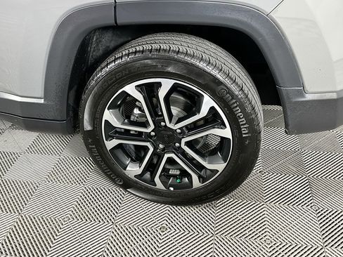 Certified 2023 Jeep Compass Limited image 38