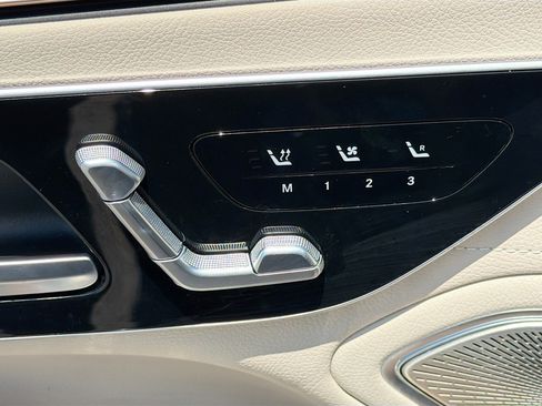 Used 2022 Mercedes-Benz EQS 450+ Sedan image 24