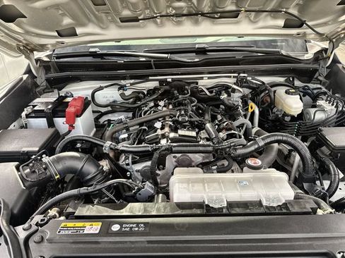 Used 2025 Toyota 4Runner SR5 AWD/4WD image 25