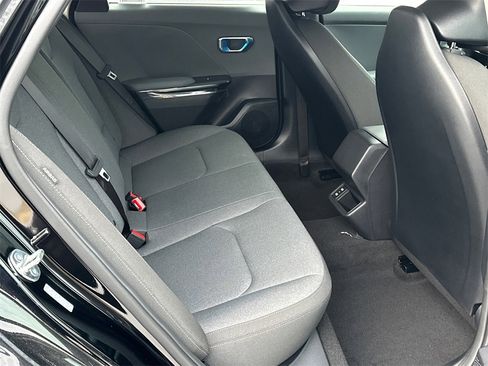 New 2025 Kia K4 LXS image 10