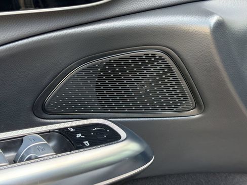 Used 2025 Mercedes-Benz E 350 Sedan image 27