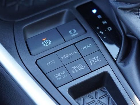 Used 2024 Toyota RAV4 XLE AWD/4WD image 35