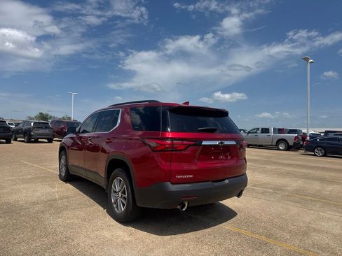 Used 2023 Chevrolet Traverse LT FWD image 16