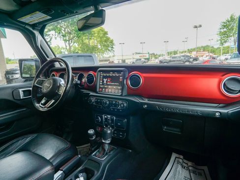 Used 2019 Jeep Wrangler Unlimited Rubicon AWD/4WD image 17