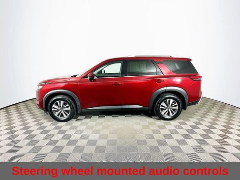 Used 2023 Nissan Pathfinder SL AWD/4WD image 7