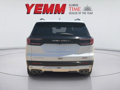 Used 2025 GMC Acadia Denali FWD image 13