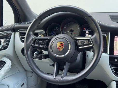 Used 2023 Porsche Macan S AWD/4WD image 22