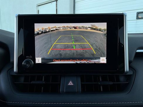 Used 2025 Toyota RAV4 XLE image 32