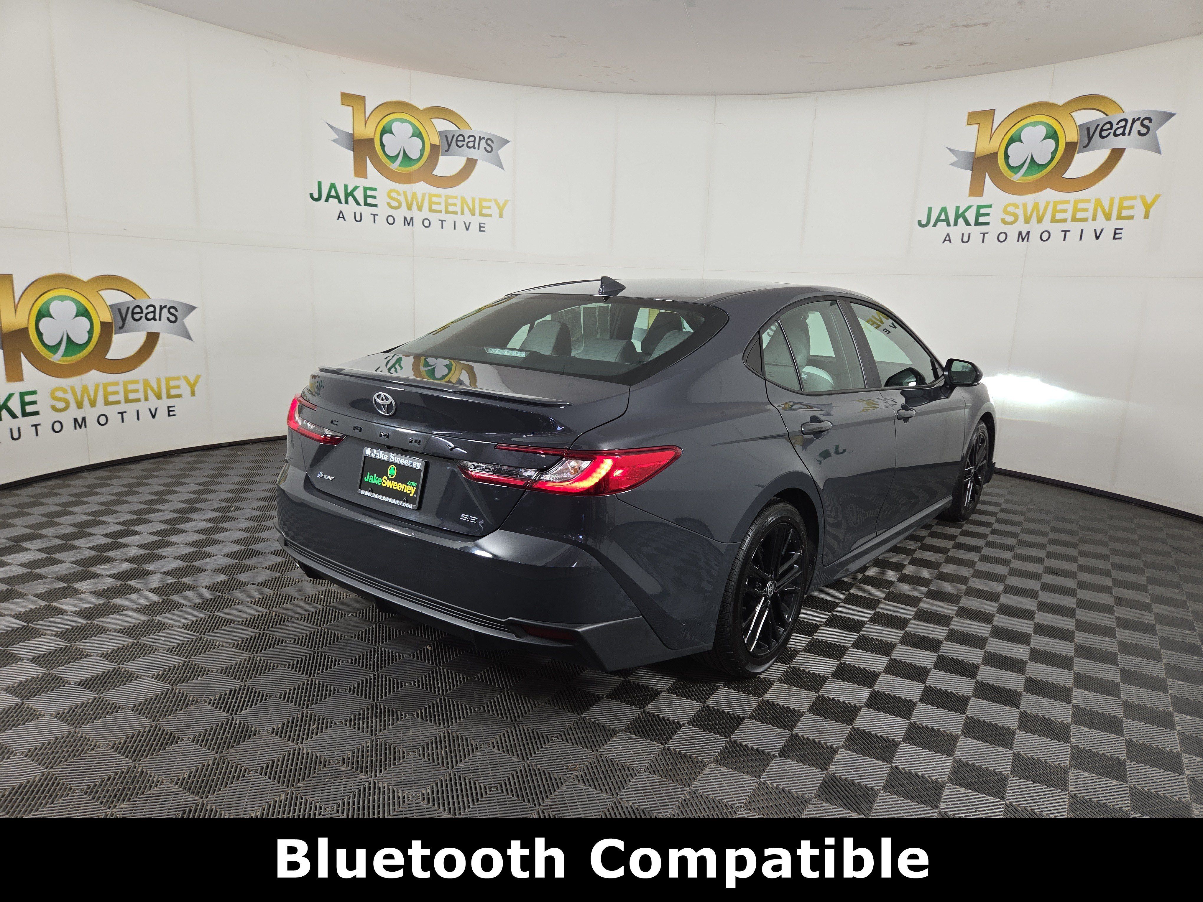 Used 2025 Toyota Camry SE w/ Convenience Package FWD image 9