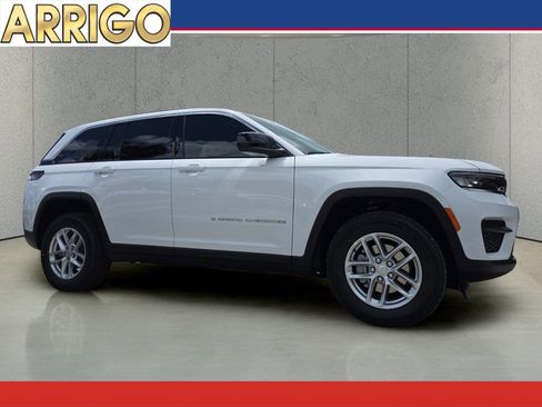 New 2026 Jeep Grand Cherokee Laredo X RWD image 1