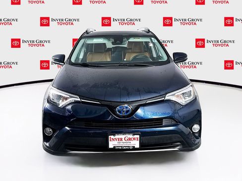 Used 2018 Toyota RAV4 Limited image 2