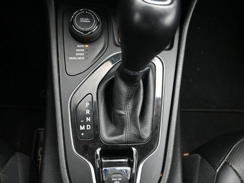 Used 2022 Jeep Cherokee Limited image 17