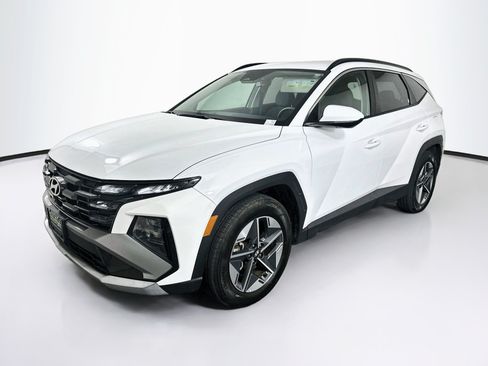 Used 2025 Hyundai Tucson SEL FWD image 3