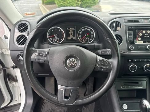 Used 2014 Volkswagen Tiguan SEL AWD/4WD image 14