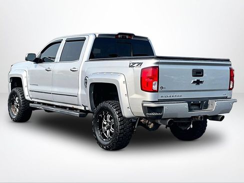 Used 2017 Chevrolet Silverado 1500 LTZ Z71 w/ LTZ Plus Package AWD/4WD image 12