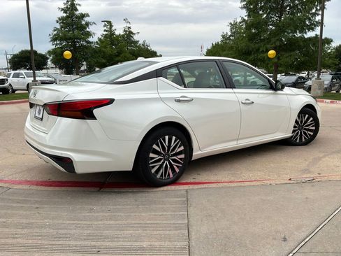 Used 2025 Nissan Altima 2.5 SV FWD image 6