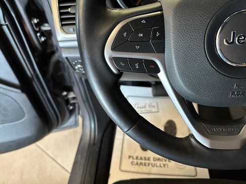 Used 2021 Jeep Grand Cherokee Laredo X AWD/4WD image 11