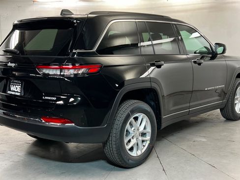 New 2026 Jeep Grand Cherokee Laredo AWD/4WD image 5