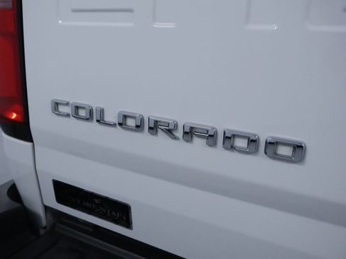 Used 2021 Chevrolet Colorado LT AWD/4WD image 10