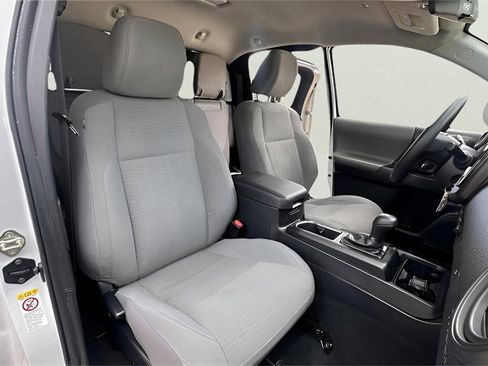 Used 2019 Toyota Tacoma SR image 75