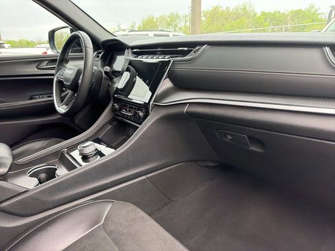 Used 2024 Jeep Grand Cherokee L Laredo image 13