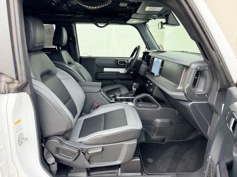 Used 2024 Ford Bronco Big Bend image 16