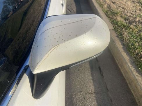 Used 2019 Toyota Camry XLE image 11