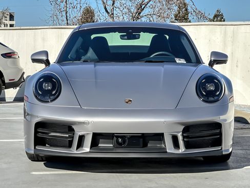Used 2025 Porsche 911 Carrera image 11