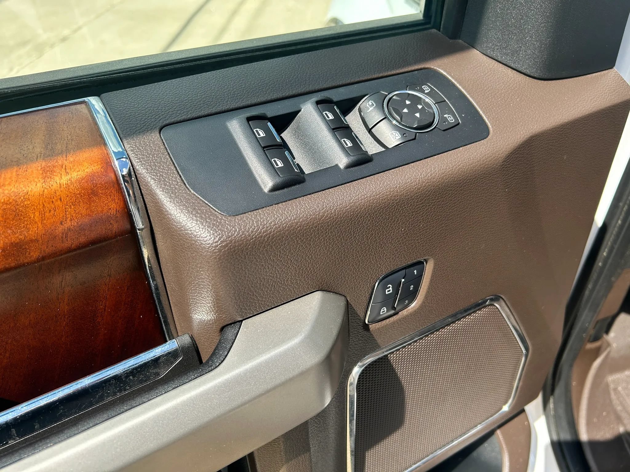 Used 2015 Ford F150 King Ranch w/ Trailer Tow Package RWD image 19