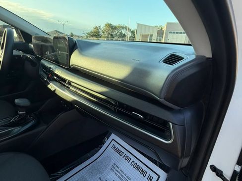 Used 2025 Kia K4 FWD image 35