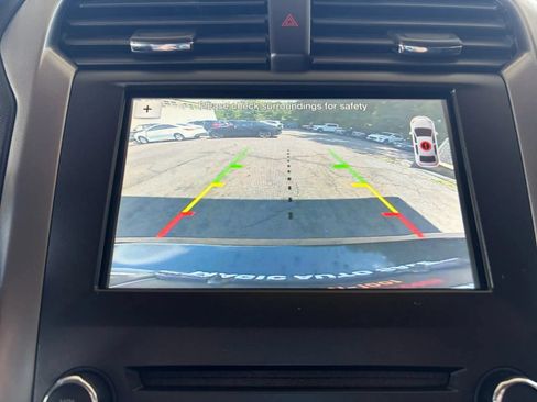 Used 2017 Ford Fusion SE w/ Fusion SE Technology Package FWD image 32