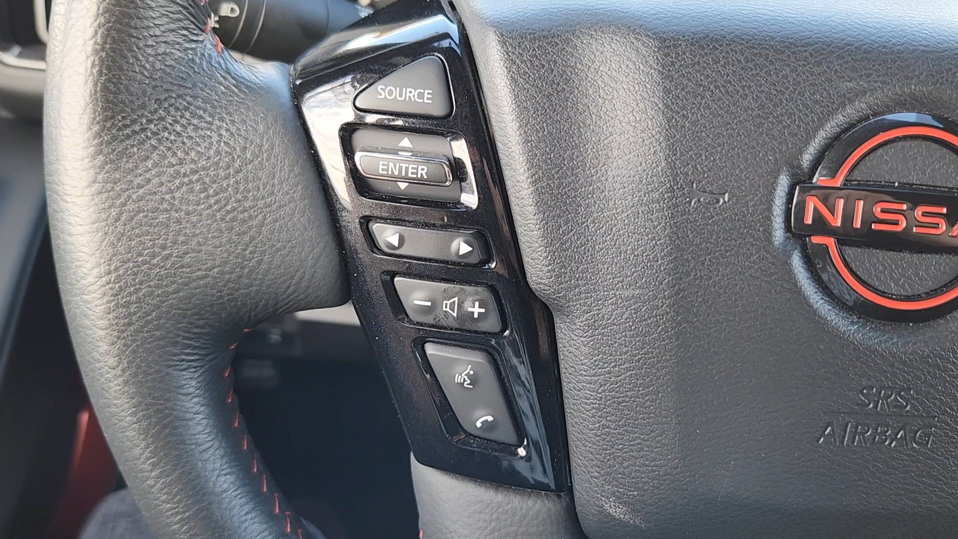 Used 2026 Nissan Frontier PRO-4X AWD/4WD image 12