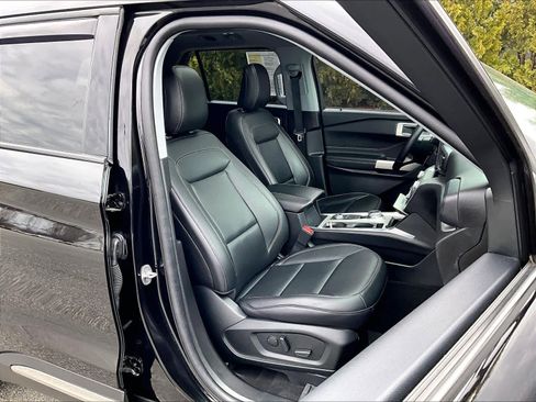 Used 2023 Ford Explorer XLT w/ Equipment Group 202A image 11