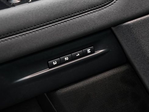 Used 2023 Land Rover Range Rover Evoque R-Dynamic SE AWD/4WD image 40