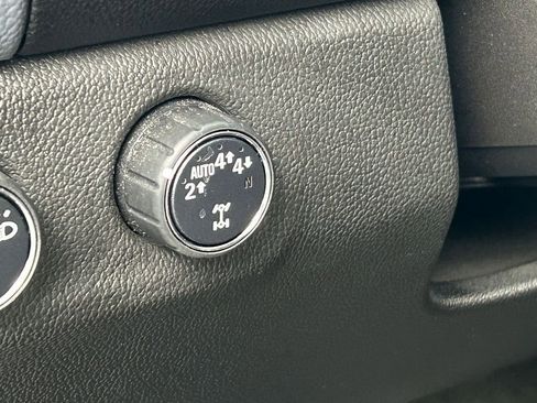 Used 2018 Chevrolet Colorado Z71 image 12