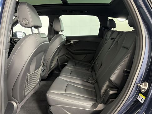 Certified 2025 Audi Q7 2.0T Premium w/ Convenience Plus Package image 7